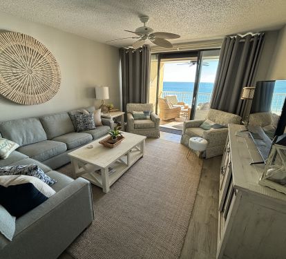 View out to the balcony &amp; beach 