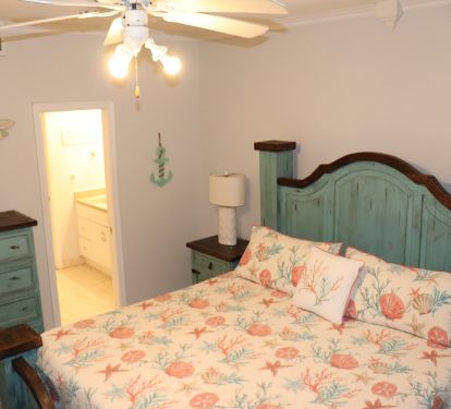 Master Bedroom/King Bed with Balcony Access