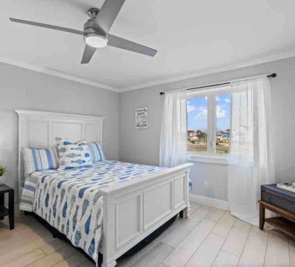 Queen Bedroom