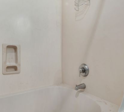 Jacuzzi tub!