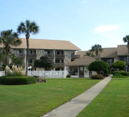 The lush grounds of Blue Surf