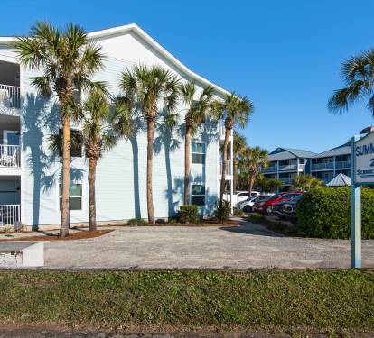 Entrance to 1st floor condo
