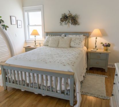 Top Floor Bedroom With View Of The Lake