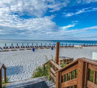Walk way to the beach!