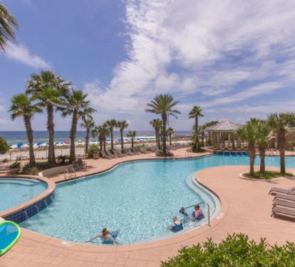 6000 Sq. Ft. Enticing POOL with 13 Person Hot tub and Childrens