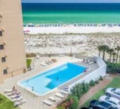Navarre Towers Swimming Pool.