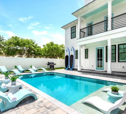 Azure-3 The splash deck creates a relaxing way to keep cool! 5 burner grill included!