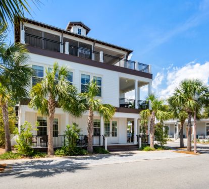 The Grand Pearl is located on a corner lot, which means plenty of parking!