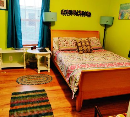 queen bed in master