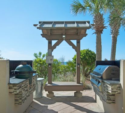 You will love the grill area, complete with green egg