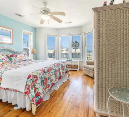 King Sleep Number bedroom on main level with gulf views and porch access