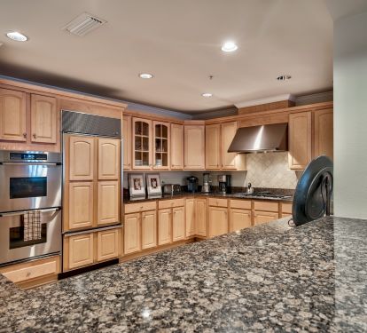 Fully Equipped Gourmet Kitchen