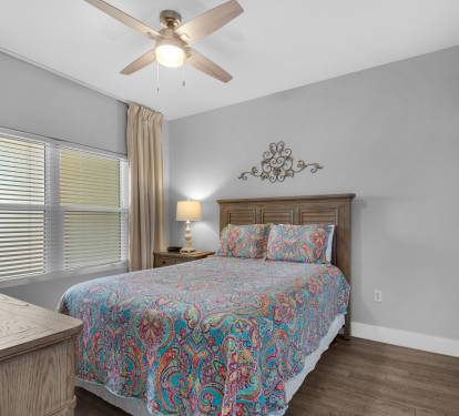 Queen Bedroom with En Suite Bathroom