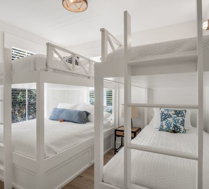 Bunk Room with 2 Queen Beds and 2 Twin Beds
