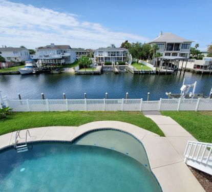 BEACH & BOATING PARADISE_0