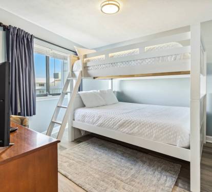 Queen over queen bunks