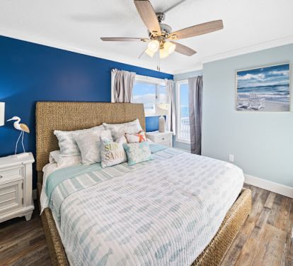 Master BR with king bed and views of the gulf!