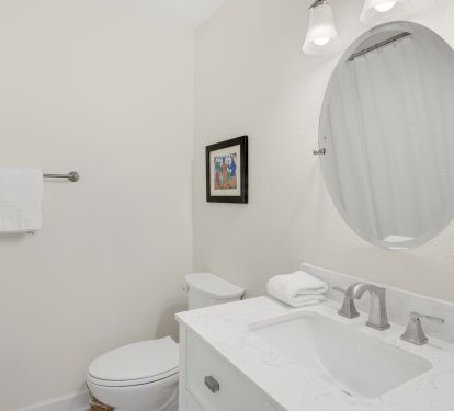 Private Bathroom Attached To Queen Bedroom