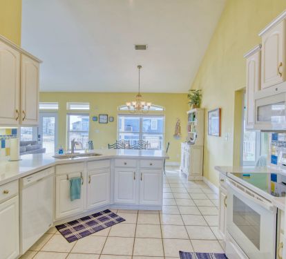 Fully Stocked Kitchen