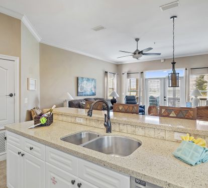 Ten foot ceilings throughout