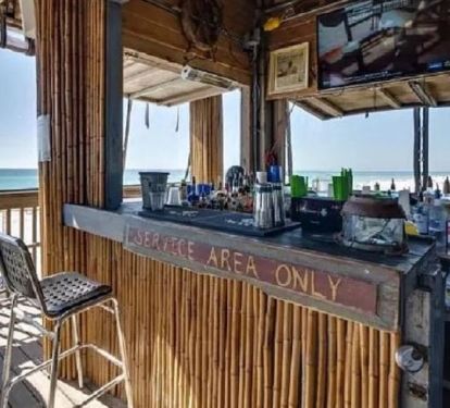 Beach Bar available for your convenience.  Serves beverages and food.