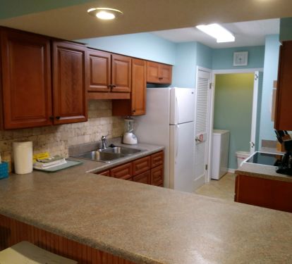 Kitchen w/Eat At Counter