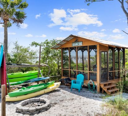 Screen House at the bay! Fire pit and a place to hang out!