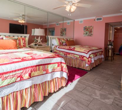 2nd Master w/ 2 queens beds, walk in closet, bath w/tub, new cabinets granite