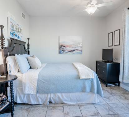 Guest Bedroom #2, Gulf views, Queen bed, Smart TV