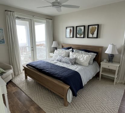 Beach front king bed