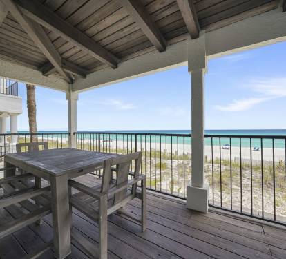 Balcony with seating for 6 to dine with expansive views