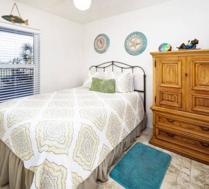 Bedroom 3 - 
Islander Beach Condo Rentals, Okaloosa Island