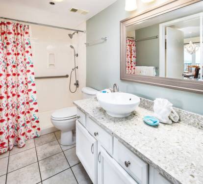 Guest Bathroom, Sea Oats Resort Okaloosa Island Fort Walton Beach Destin Vacation Rentals