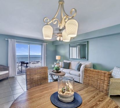 Dining Nook for 4 with Views of the Gulf