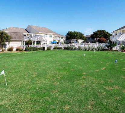 Free Par 3 Golf inside the Resort - 
Sandpiper Cove Resort 9106 Holiday Isle Destin Florida Vacation Rentals