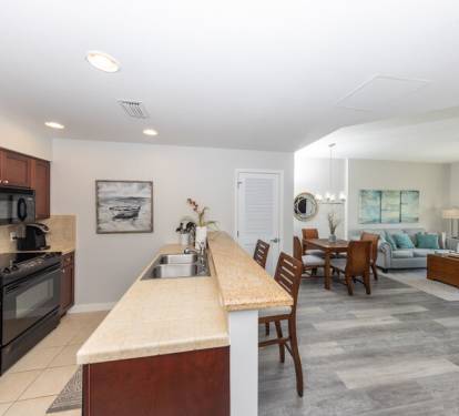 Full kitchen