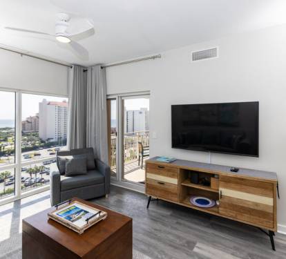 Large flat screen TV and wonderful Gulf views from the living area