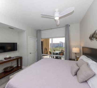 King sized bed in bedroom