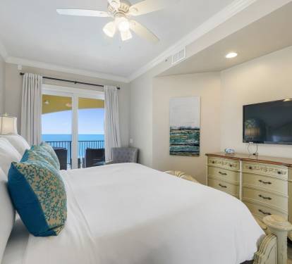 Who wouldn't like to relax from their King Bed that is overlooking the Gulf