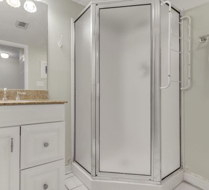 Full Bathroom w/ Shower for the Convenance of all Guests.