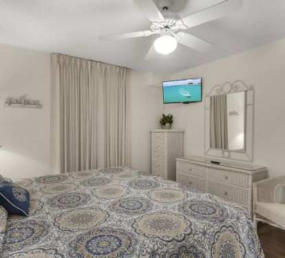 King Master Bedroom w/ Flat Screen TV