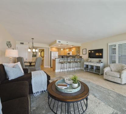 Perfect for families and groups, this Gulf-front condo combines comfort, convenience, and prime beachfront location.