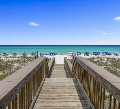 Cabana Club of Destin offers direct Gulf access and unbeatable beachfront scenery in Destin, Florida.