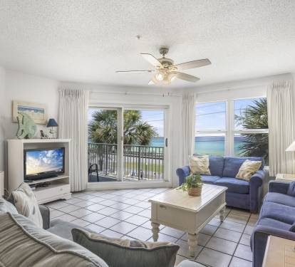 Spacious Living Room w/ Gulf Views