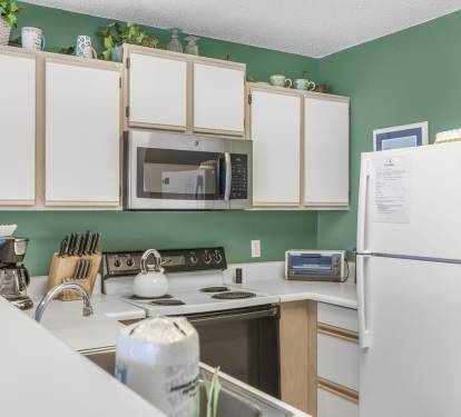 Lovely Fully-Equipped Kitchen