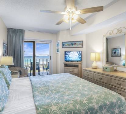 Master Bedroom with Comfy King Bed and View of the Gulf