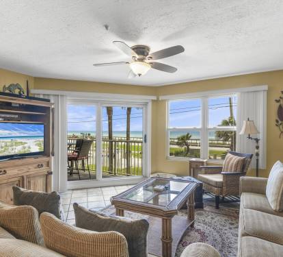 Living Area w/Flat Screen TV and a Gorgeous Gulf View