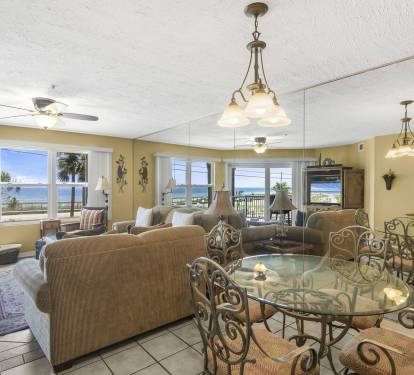 Open Dining & Living Room Area w/ View of the Gulf