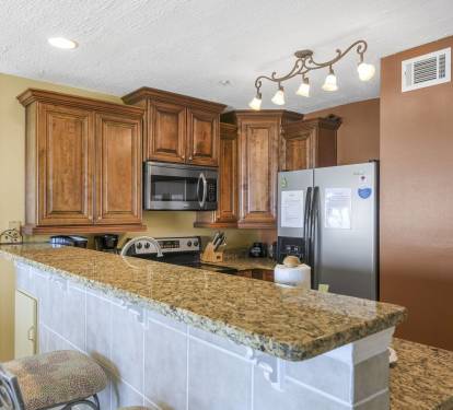 Recently Renovated Kitchen. Regular coffee maker and Keurig included