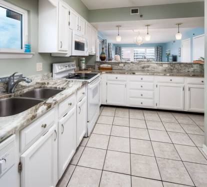 Kitchen, Sea Oats Resort Okaloosa Island Fort Walton Beach Destin Vacation Rentals